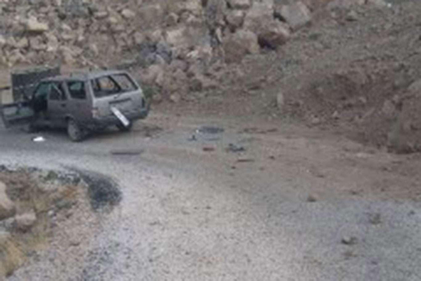Siirt'te PKK'nin yola döşediği EYP patlatıldı: Bir korucu yaralandı